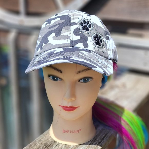 Ladies Gray Camo Paw Print BLING Hat NEW - Picture 2 of 4